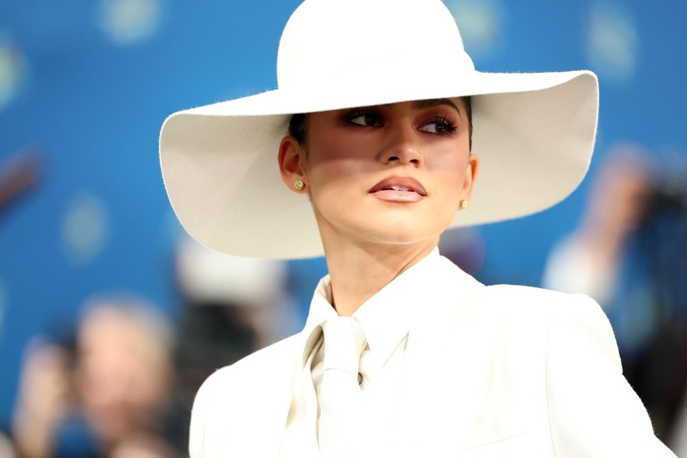 Neprijetna situacija z najboljšim odzivom: Zvezdnica na rdečo preprogo stopila oblečena kot Zendaya, nato pa ... (FOTO) (foto: Profimedia)