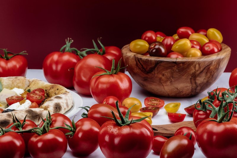 Se s prijatelji odpravljaš KOLESARIT? Za odlično izkušnjo vzemi s sabo te 3 STVARI (in ne govorimo o čeladi!)