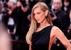 Filmski festival Cannes letos s strogim kodeksom oblačenja - ga je zapeljiva Bella Hadid upoštevala? (FOTO)