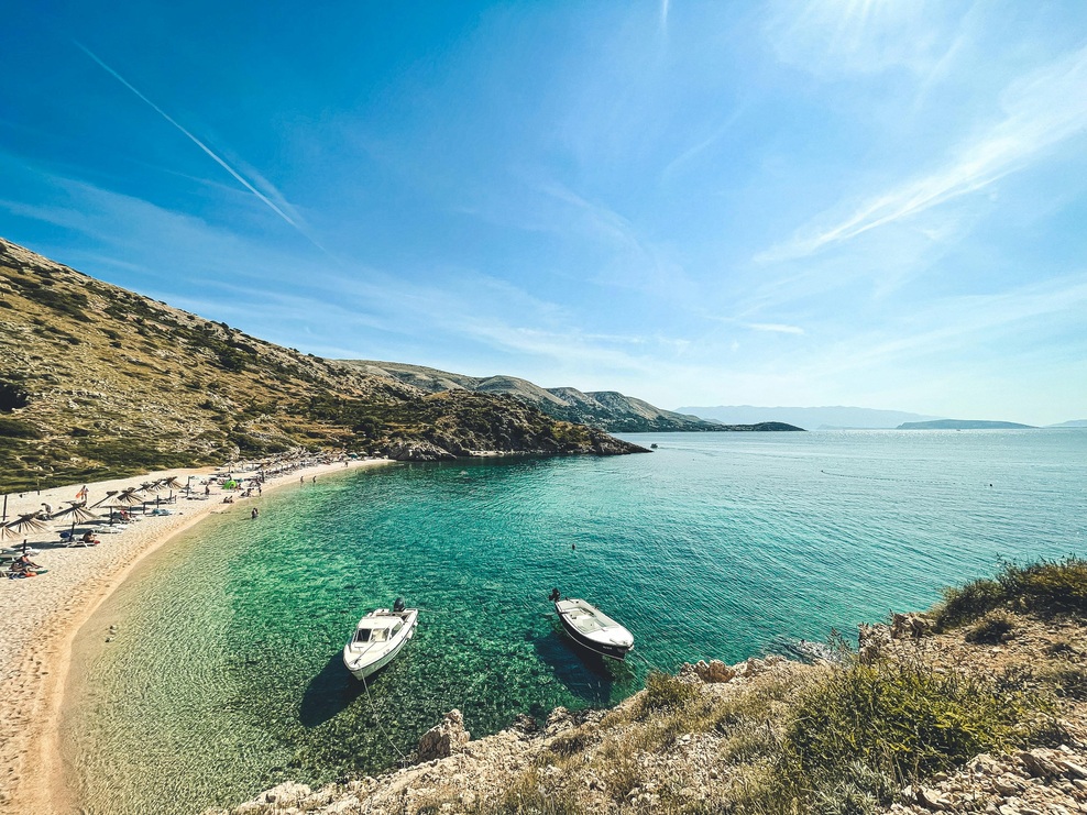 Ta turistični raj na Jadranu poka po šivih: strokovnjaki razkrili osupljive podatke, krivi tudi Slovenci (foto: Unsplash)