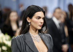 To so make-up produkti, ki jih je Kendall Jenner nosila na Met Gali, kupite pa jih lahko v bližnji drogeriji