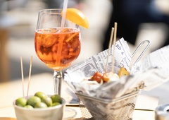 Neverjetno, ampak v tem italijanskem mestu slavni aperol spritz še vedno dobite za pičla dva evra