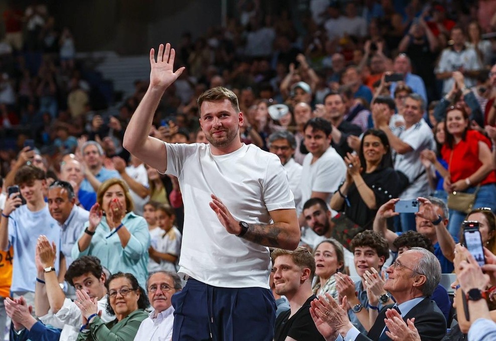 Osupljivi Luka Dončić! Slovenec obiskal Madrid, vsi govorijo le o njegovem videzu (VIDEO) (foto: Profimedia)
