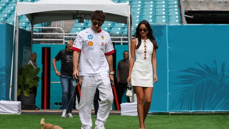 Od dirkališča do bleščic: je Formula 1 postala nova modna pista? Vsi dirkači in njihove izbranke (FOTO)