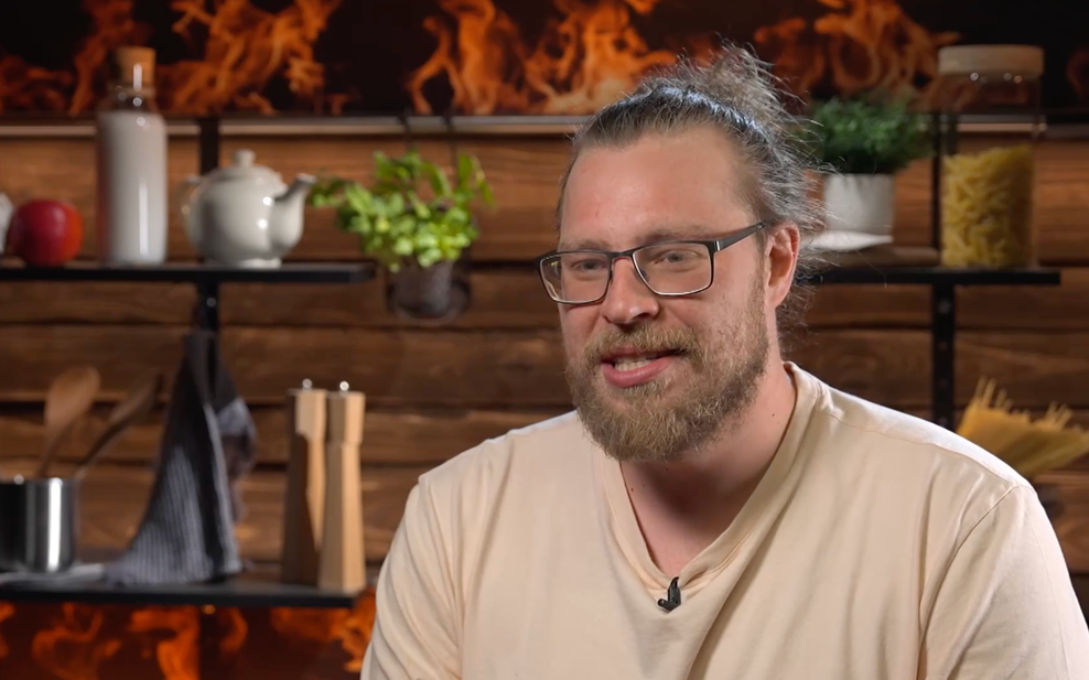 To je izbranka, ki MasterChef tekmovalcu Juretu stoji ob strani in ga čaka doma - poglejte, kako prelep par sta (FOTO) (foto: Voyo)
