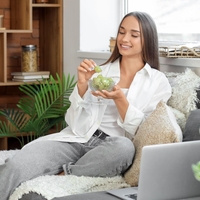 Mesec dni jedla samo sadje, zgodilo se ji je nekaj res bizarnega: "Vse skupaj se mi je maščevalo!"