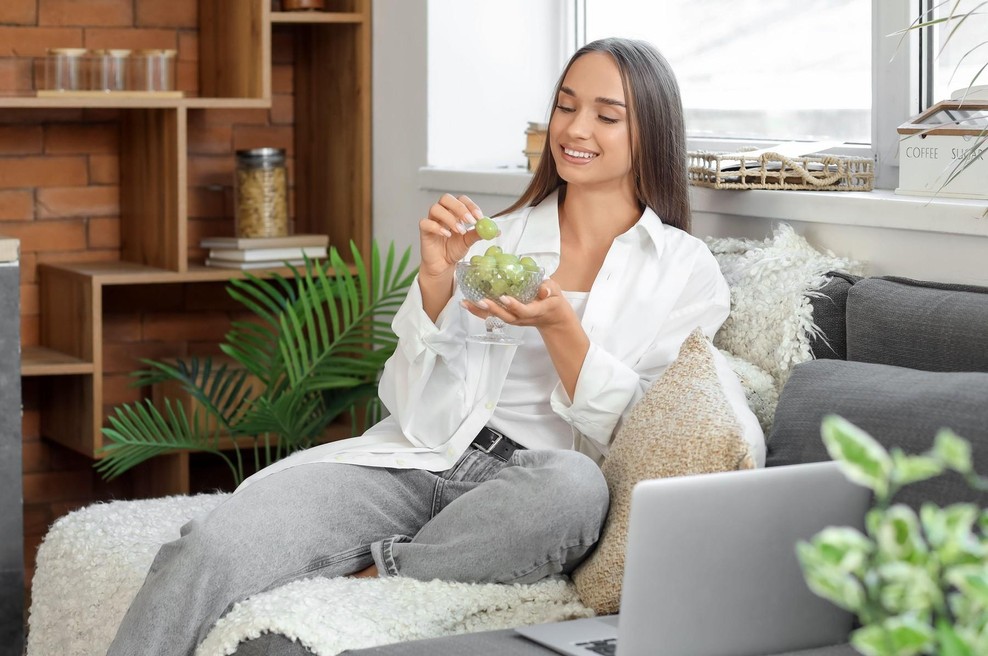 Mesec dni jedla samo sadje, zgodilo se ji je nekaj res bizarnega: "Vse skupaj se mi je maščevalo!" (foto: Profimedia)