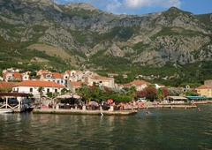 Spoznajte skrit obmorski kraj v Slovencem priljubljeni državi, kjer se še lahko odpočijete brez masovnega turizma
