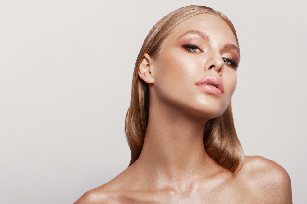 Kozmetični izdelek za sijoč videz – tiste, ki so uporabile te čudežne kapljice, jih ne morejo prehvaliti (in še drage niso) (foto: Profimedia)