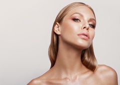 Kozmetični izdelek za sijoč videz – tiste, ki so uporabile te čudežne kapljice, jih ne morejo prehvaliti (in še drage niso)