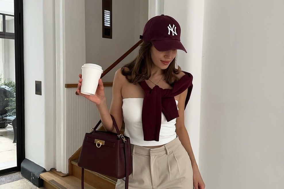 Topi z vgrajenimi modrčki: popolna rešitev za vroče poletne dni, ko potrebujete udobje in stil hkrati (foto: Instagram/@lauralabee)