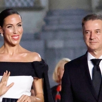 Tina Gaber znova očarala: na osrednji državni proslavi zaradi te podrobnosti vse oči usmerjene v njo (FOTO)