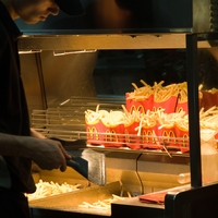 Več kot le hitra prehrana: McDonald's ponuja dolgoročne zaposlitvene priložnosti