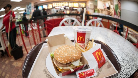 5 korakov do popolnega Big Mac burgerja po McDonald’s receptu