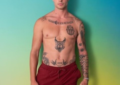 Ta znani (in zelo vroč) Slovenec vstopa v priljubljeni britanski resničnostni šov Love Island - kje ga lahko gledamo?
