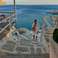 Ta grški otok je neodkrit sanjski raj, nekateri pravijo, da je kot Santorini pred 30 leti