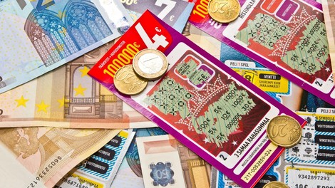 igre na srečo avgust denar bogastvo horoskop astrologija