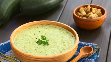 Preprosta juha iz bučk in krompirja: popoln obrok, ki razveseli želodec in brbončice