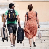 Gostoljubnim Grkom je prekipelo: teh turistov ne morejo več gledati, želijo, da grejo čimprej domov