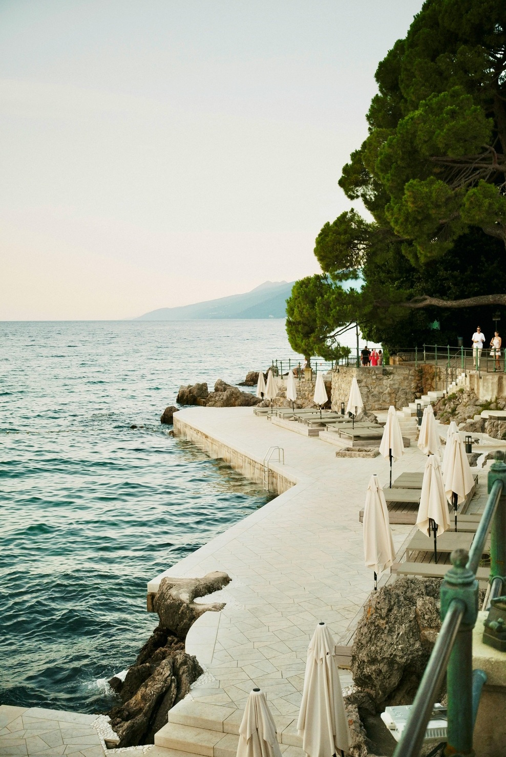 Obmorsko mesto čisto blizu nas, ki ga obožujejo vplivnice, družine in zaljubljeni pari: privoščite si ga za naslednji izlet (foto: Unsplash)