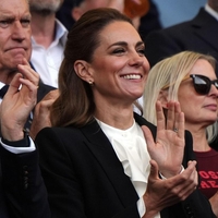 Popolna modna inspiracija za vrnitev v službo: nov videz Kate Middleton, ki nas je očaral in ga želimo posnemati