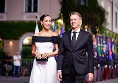 Prvič po poroki z Golobom se je zdaj oglasila Tina Gaber Golob in razkrila, da ... (FOTO)