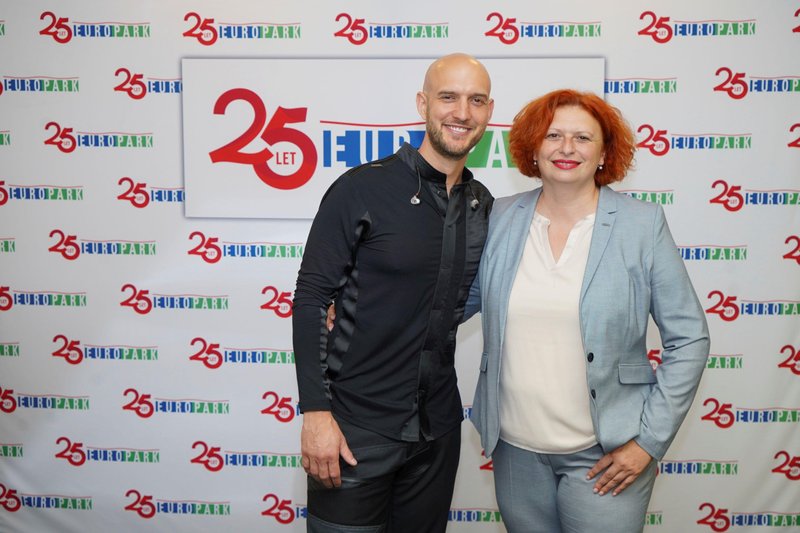 Europark je ob 25. obletnici obiskovalce razveselil z glasbo in zabavo