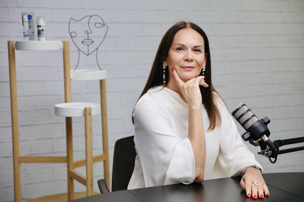 Pika Zrim preizkusila lepotni izdelek nove generacije: "To je serum, ki je pri meni prestal test!" (foto: Aleksandra Saša Prelesnik)