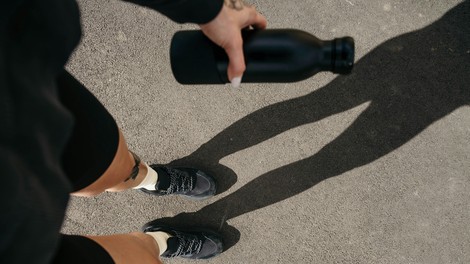 Tako preprosto, a zagotovo na to niste pomislili: način hoje, ki vam lahko pomaga izgubiti do 2 kilograma v enem mesecu