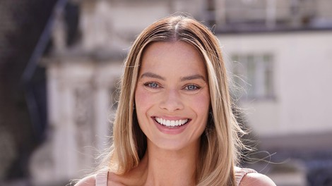 V središču pozornosti: nedavni videzi Margot Robbie, ki vas bodo pustili brez besed
