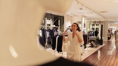 Včeraj v centru Ljubljane svoja vrata ponovno odprla ikonična trgovina