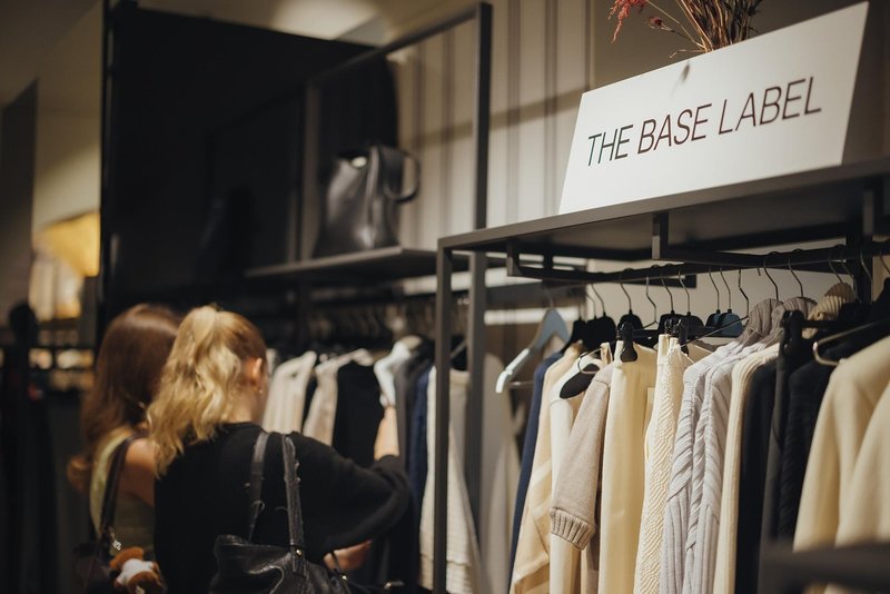 Alja Perne znamka The Base Lebel Ikona
