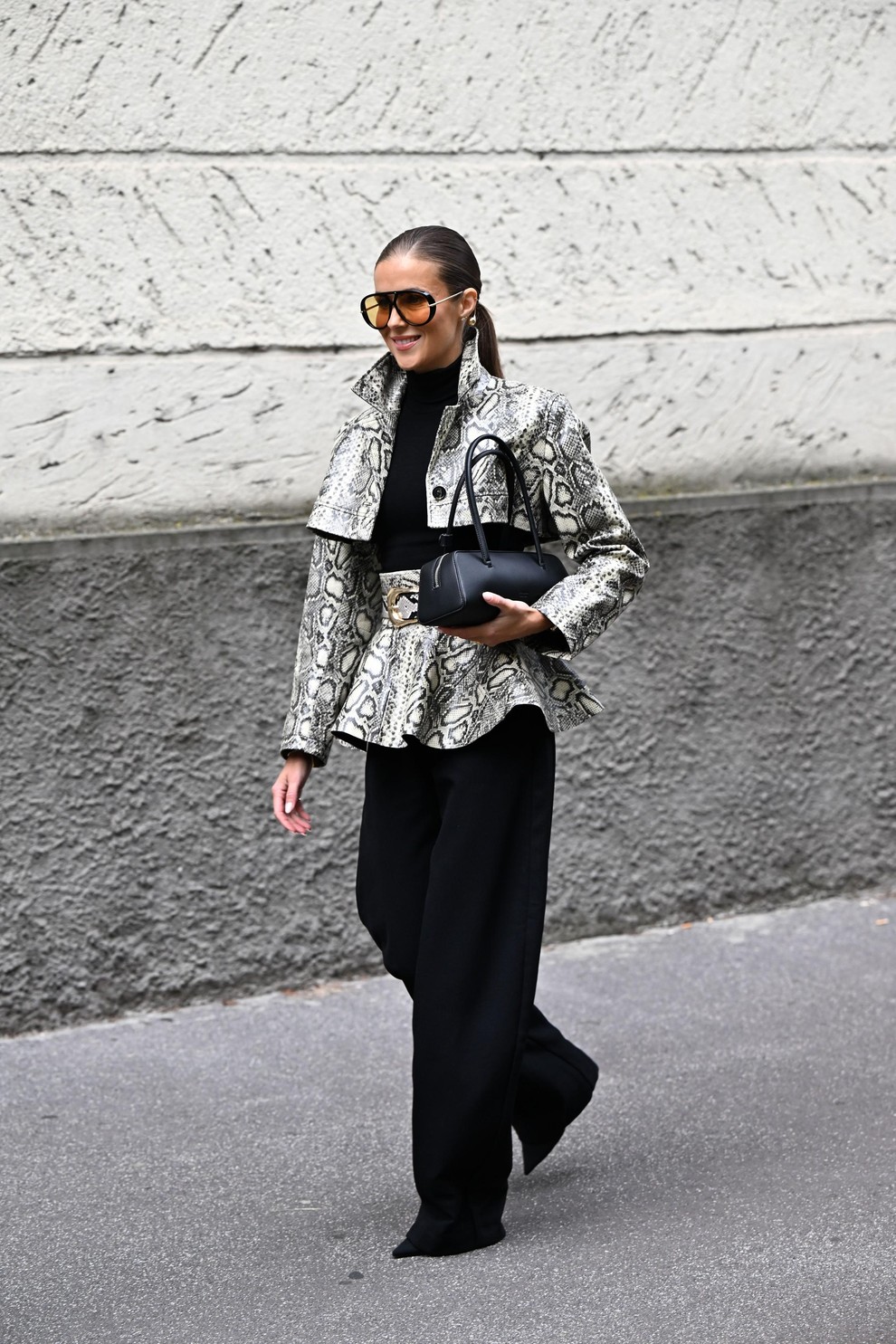 Rak: Ženske, rojene v znamenju raka, izstopajo po svojih izrednih lastnostih skrbnosti in empatije. Njihova naravna sposobnost razumevanja čustvenih potreb …