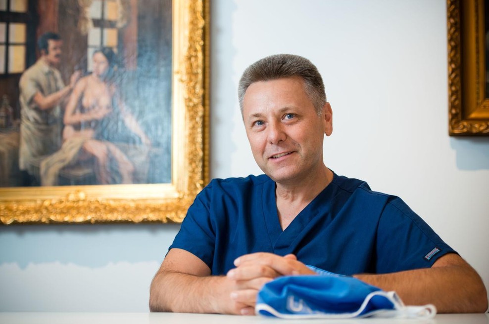 Prof. dr. Uroš Ahčan bo na Cosmopolitan konferenci pojasnil, kako sprejemati pravilne odločitve, ko se odločamo za lepotne posege (foto: Jaka Koren)