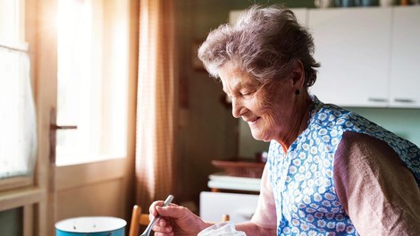 starejsa-zenska-juha,jpb