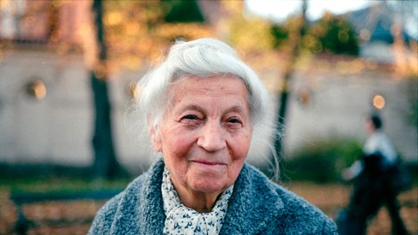 babica starejša gospa