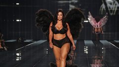 Ashley Graham modna revija Victoria's Secret