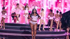 Precious Lee modna revija Victoria's Secret