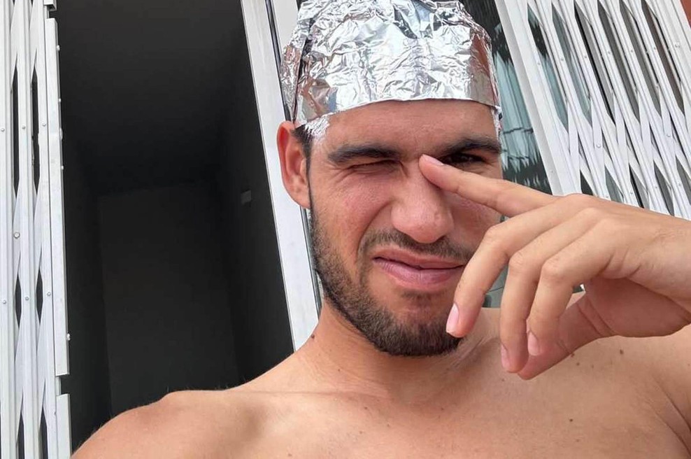 "Po prvem zmenku sem od nje dobil sporočilo, zaradi katerega sem v trenutku izbrisal Tinder" (resnična zgodba) (foto: Profimedia)