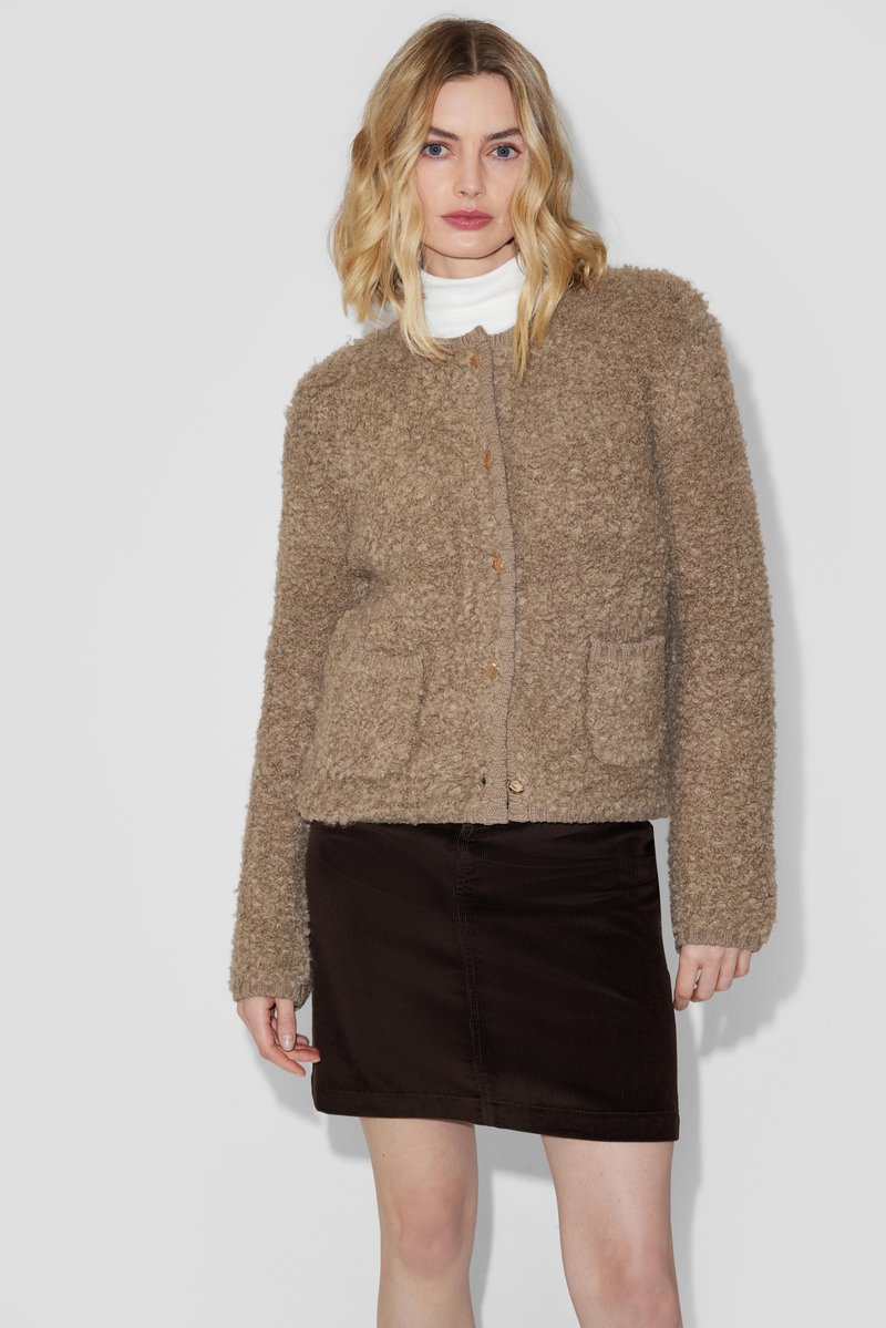 S temi BARVAMI, teksturami in dodatki boste to jesen na MODNEM konju (naj trende nadgradi prefinjena osebna nota)