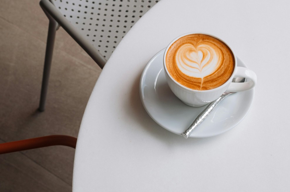Kava na prazen želodec: kaj morate vedeti, če skodelico popijete preden jeste? (foto: Unsplash)