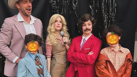 Strokovnjakinja svari, zakaj niti prekrivanje obrazov otrok na fotkah ni več varno