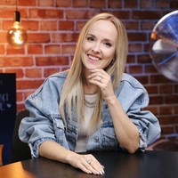 Nasmejana in energična Nika Kljun povsem iskreno o vzponih in padcih: "Čutila sem, da si moram pomagati"