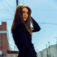 Izpoved ogorčenega dekleta: "Če sem jaz žirafa, kaj so potem dekleta, višja od 180 cm?"