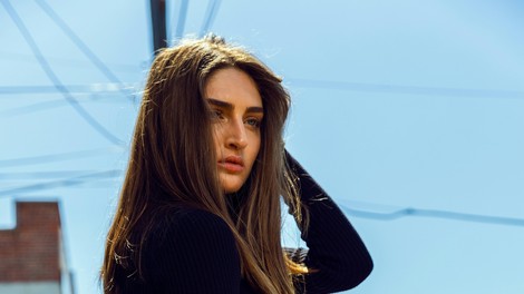 Izpoved ogorčenega dekleta: "Če sem jaz žirafa, kaj so potem dekleta, višja od 180 cm?"