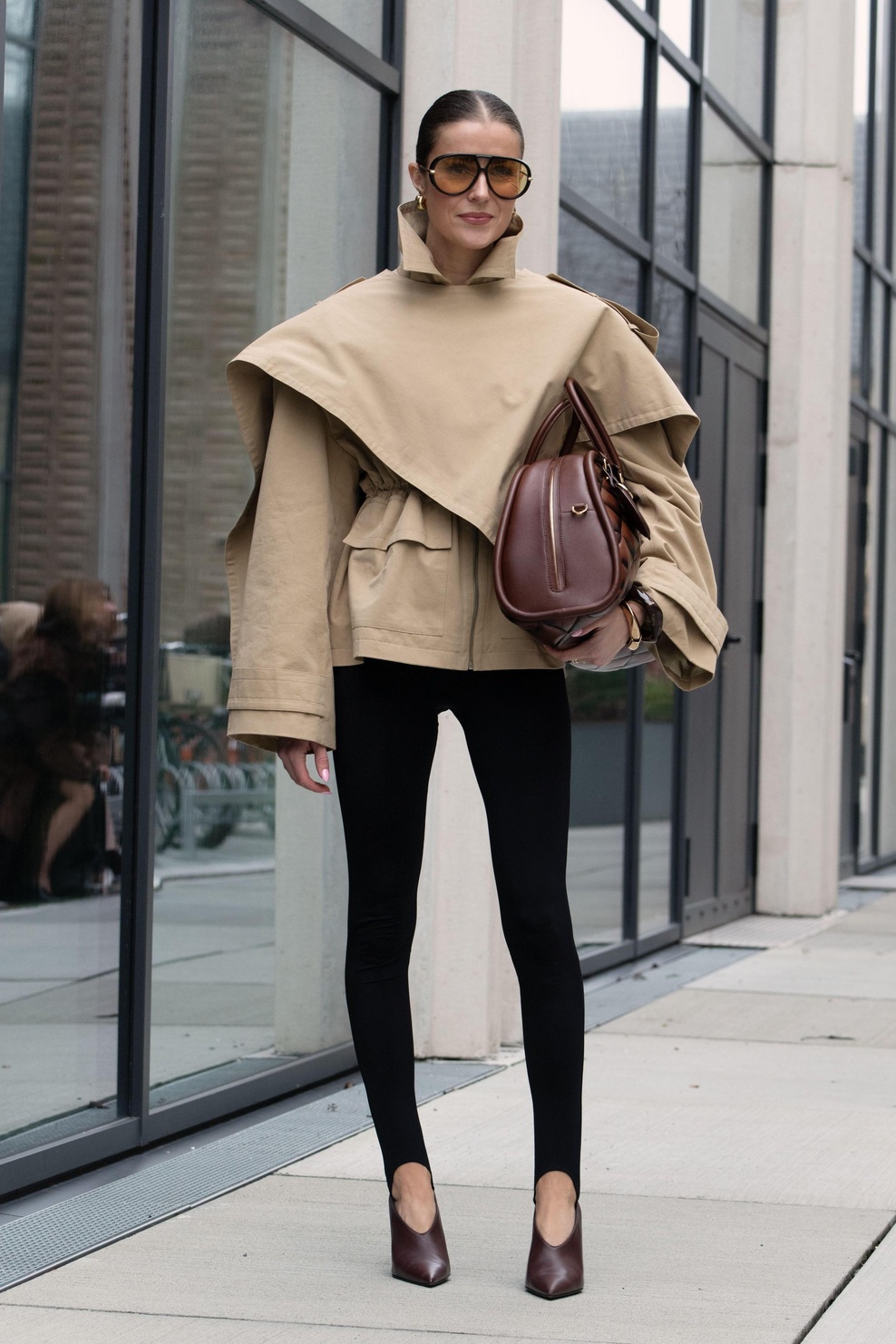 5 ključnih kosov za jesen 2025: kako zgraditi kakovostno kapsulno garderobo? (foto: Profimedia)