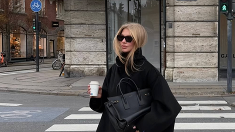 moda ženska blond kava