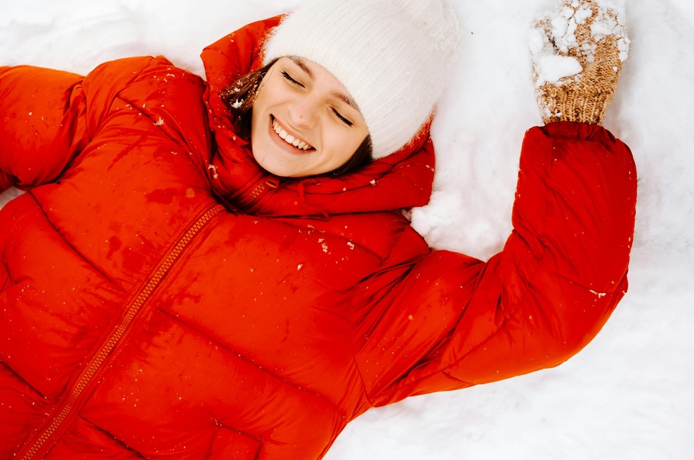 Kako puhasto jakno oprati doma, da bo vseeno videti nova? Brez kemijskega čiščenja, grudic in predvsem - brez panike (foto: Unsplash)