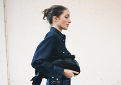 Zaljubile smo se: viralne 'high street' kavbojke iz H&M, ki izgledajo kot Celine model