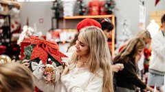 Prehiteli smo Mariah Carey in obiskali dih jemajoč božični sejem v Ljubljani, ki je še kako vreden obiska!